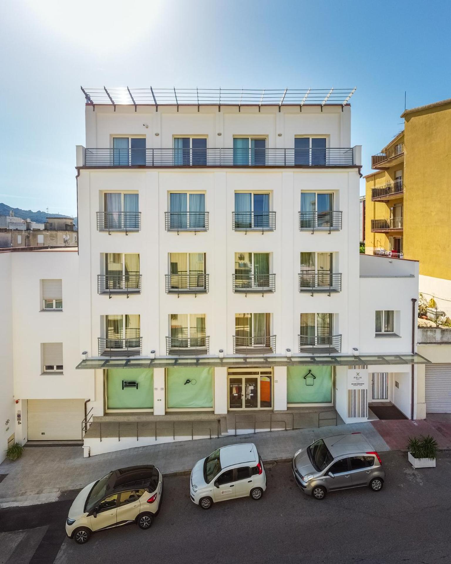 Felix Hotels - Residence Hotel Grandi Magazzini Нуоро Экстерьер фото